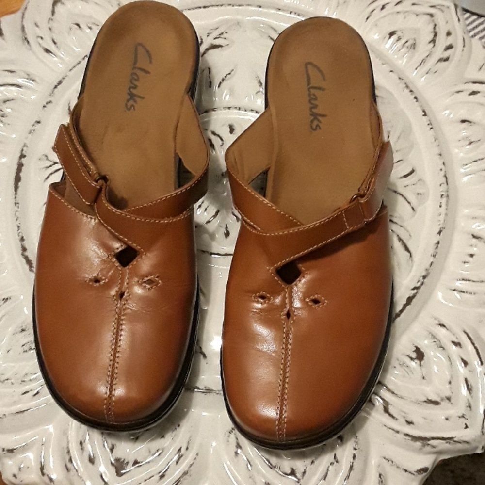 Clarks 9M Brown Leather Sandals
